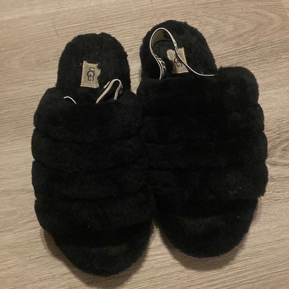 UGG Fluff Yea Slides - Picture 1 of 3